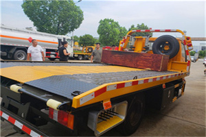 九原区附近拖车电话号码服务